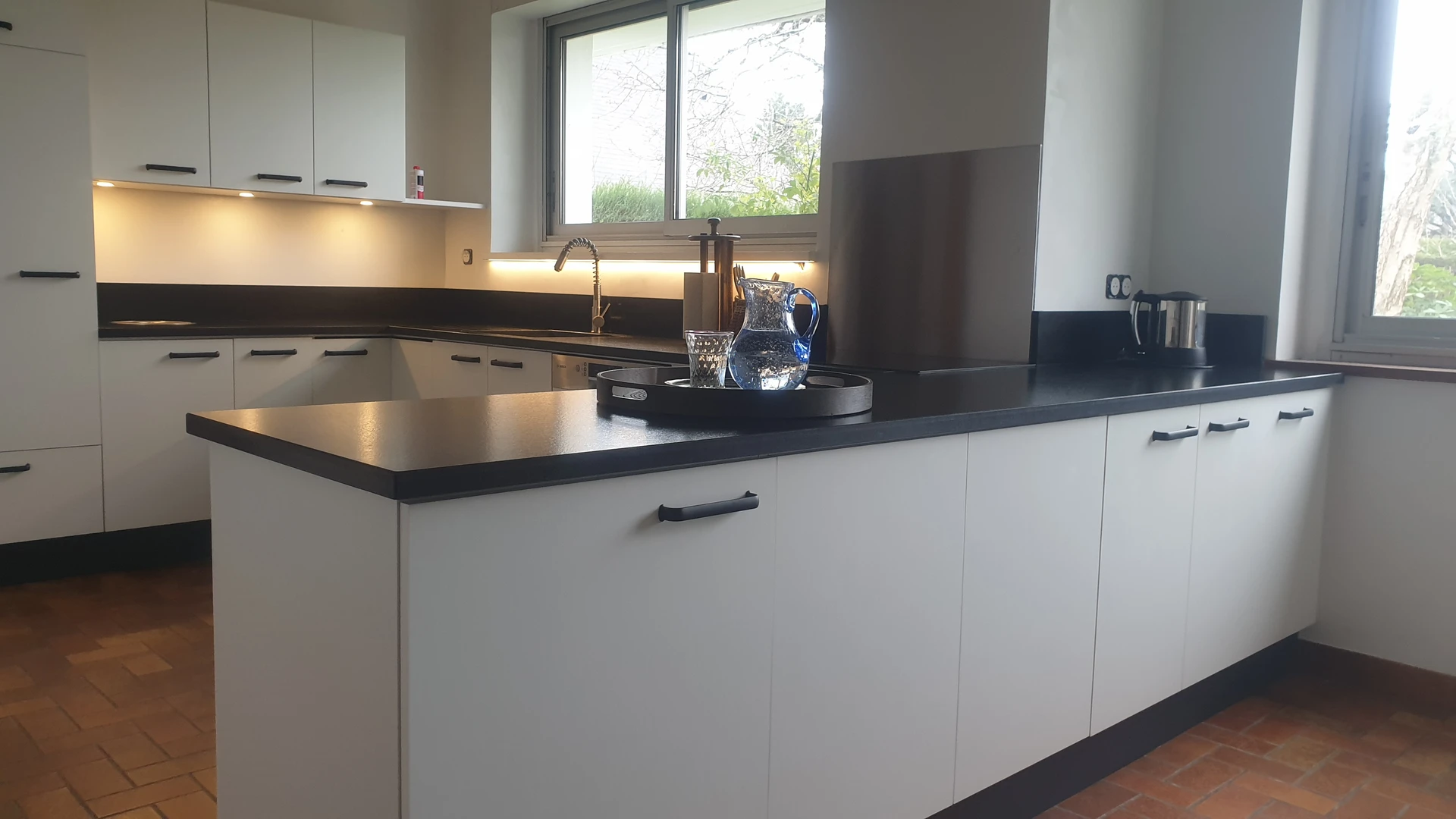 Cuisine simple blanche XXX