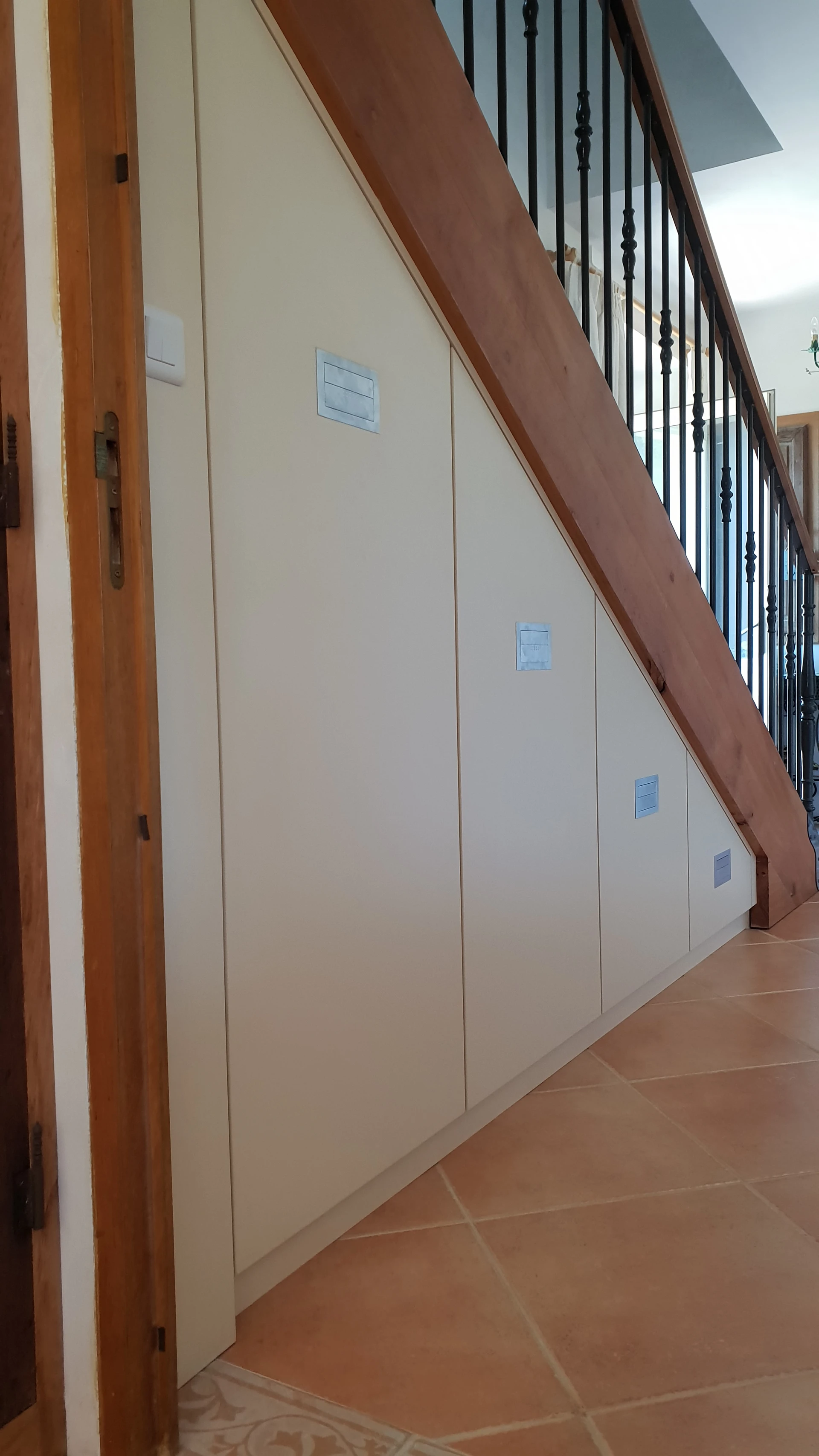 Agencement sous escalier