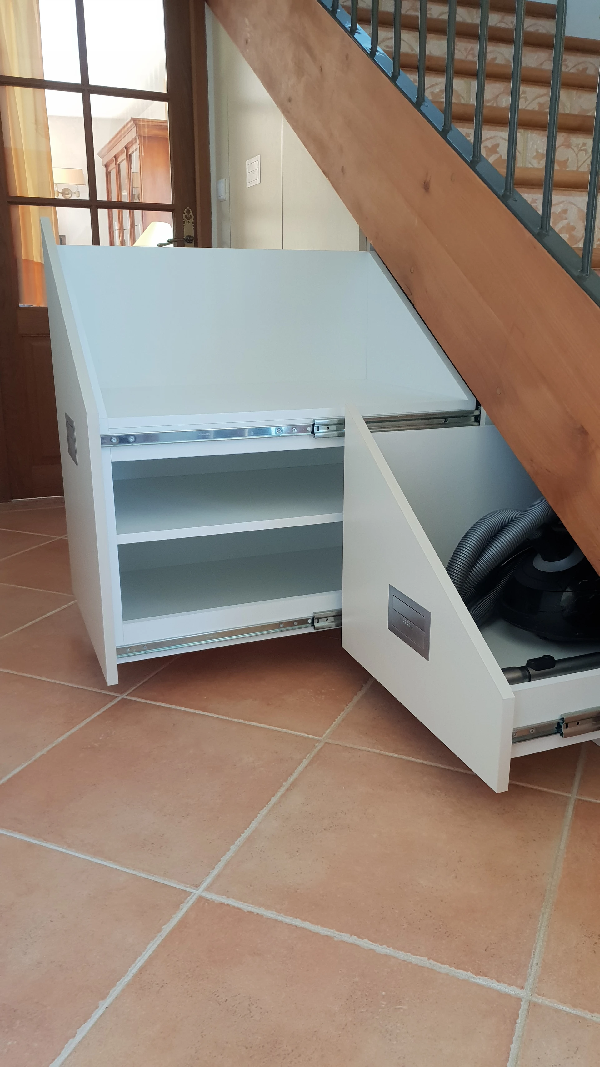 Agencement sous escalier