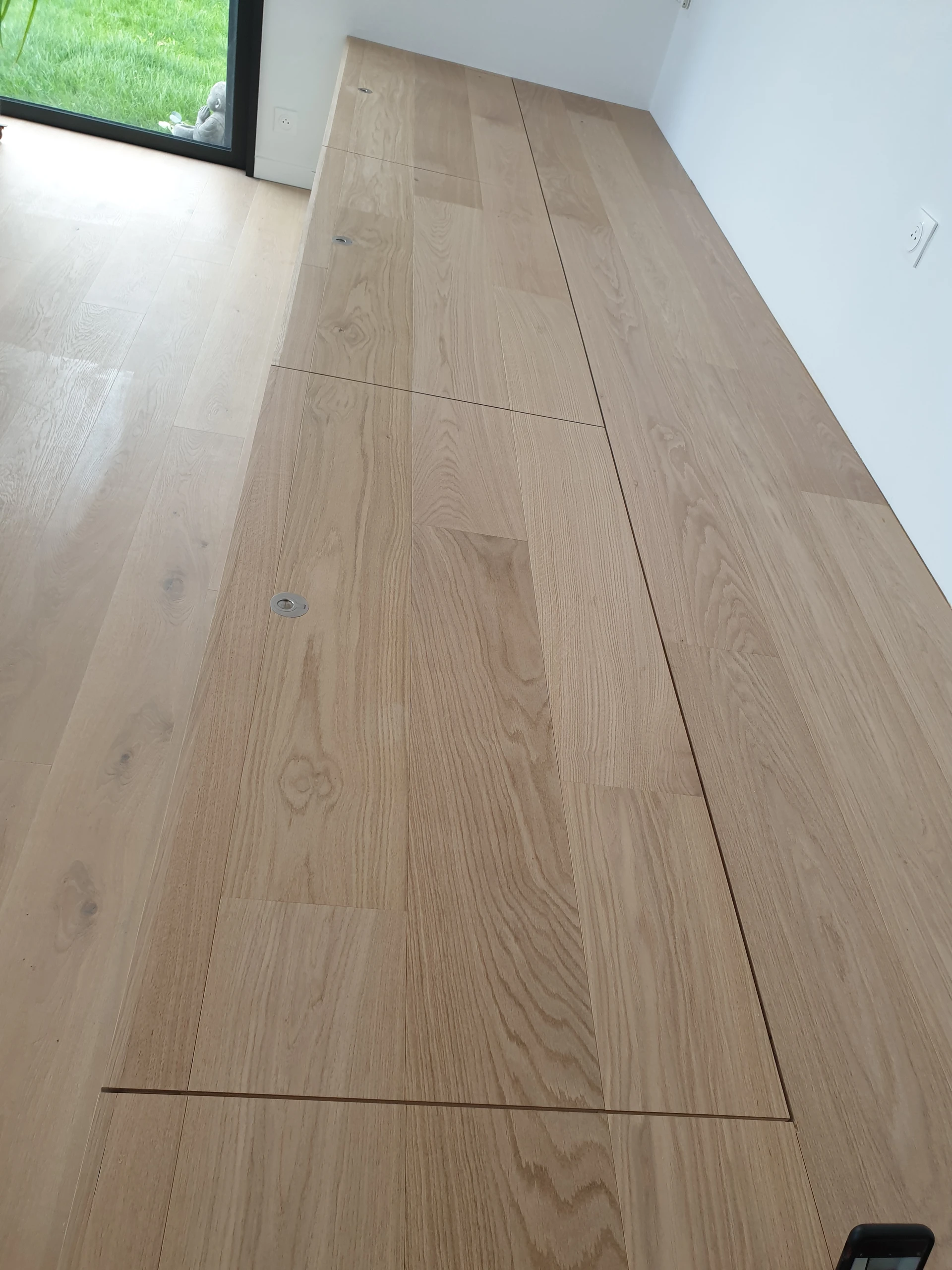 Estrade et rangements Quiberon XXX