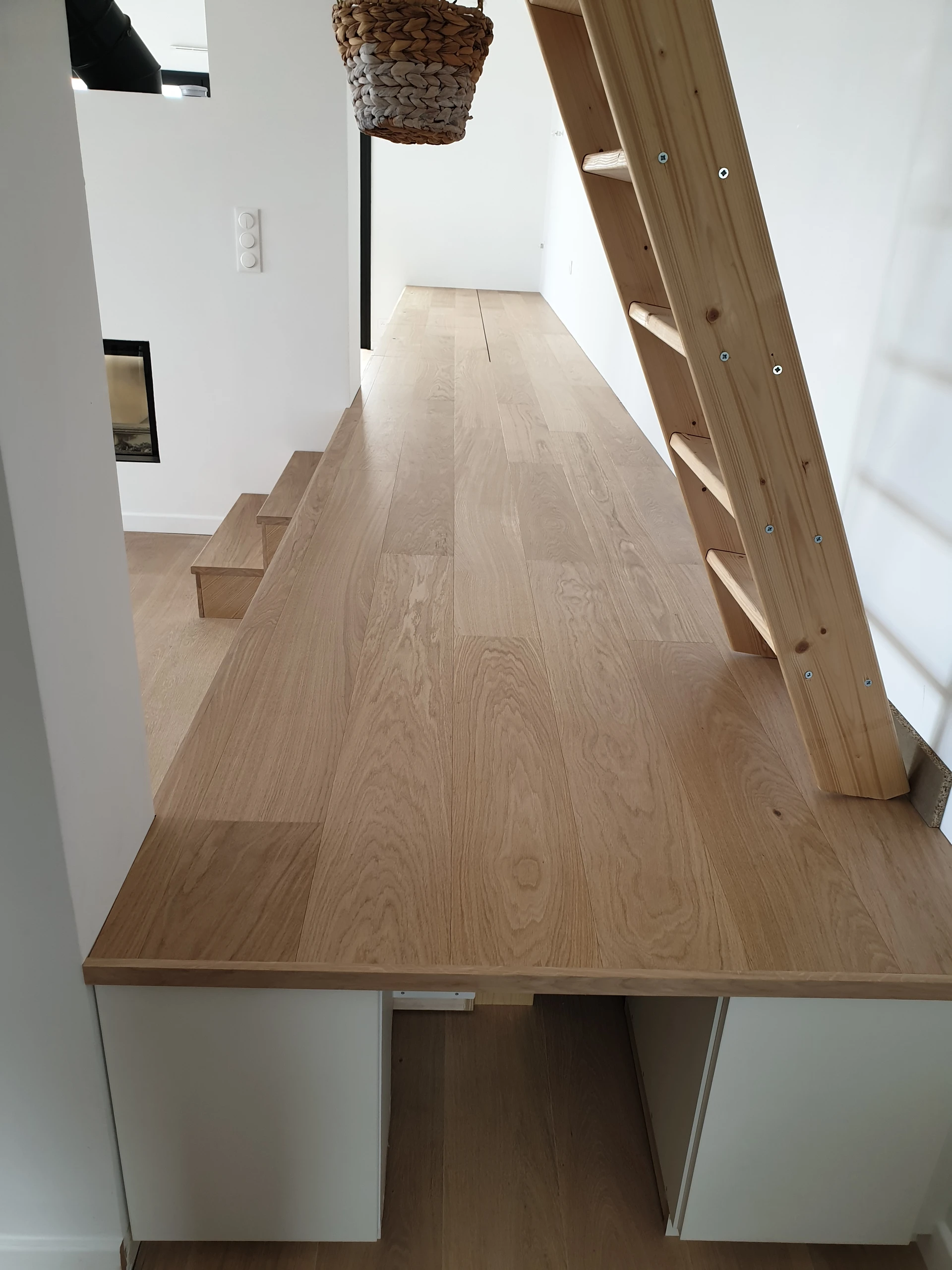 Estrade et rangements Quiberon XXX