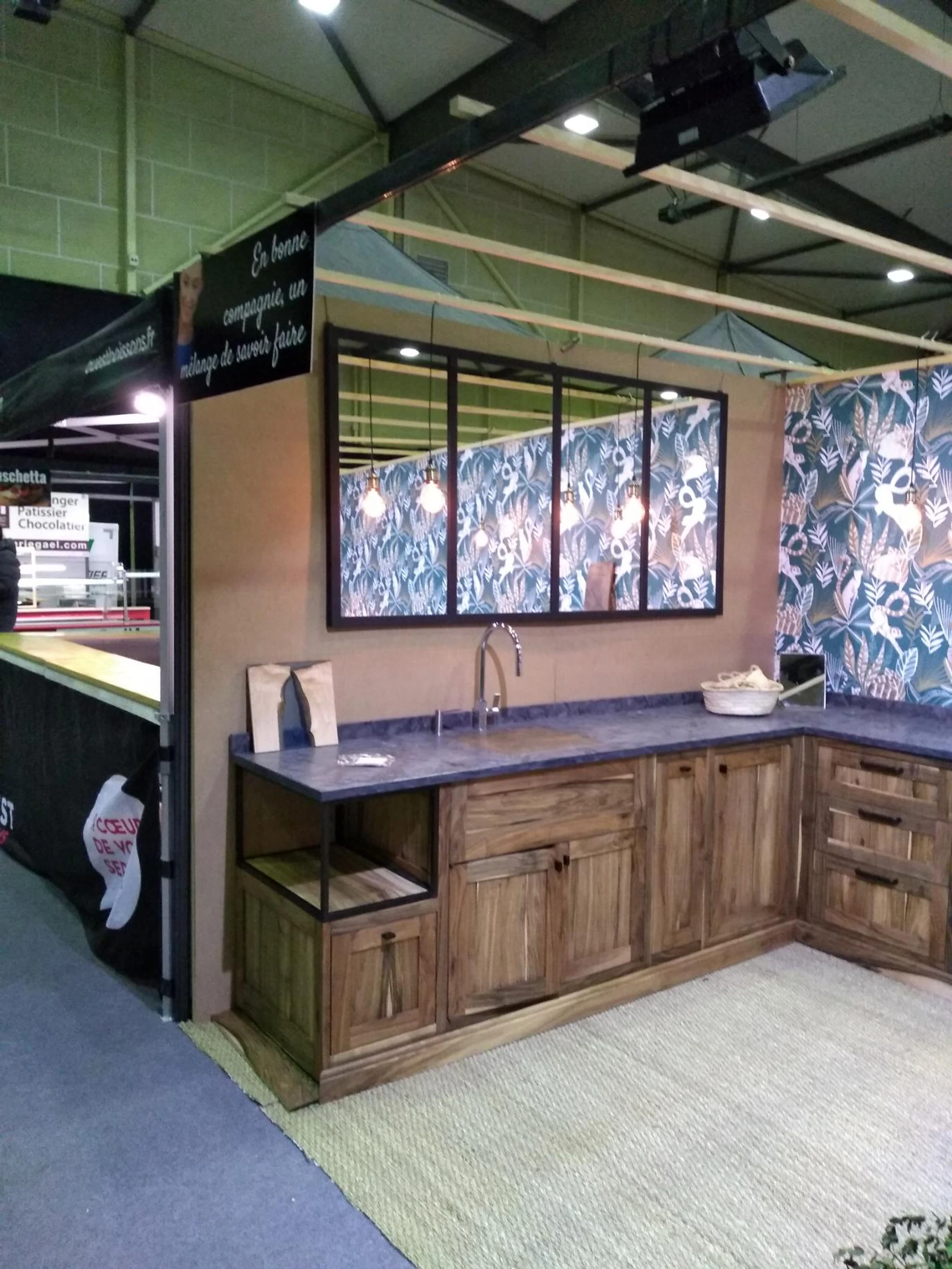 Cuisine chêne massif salon du vin