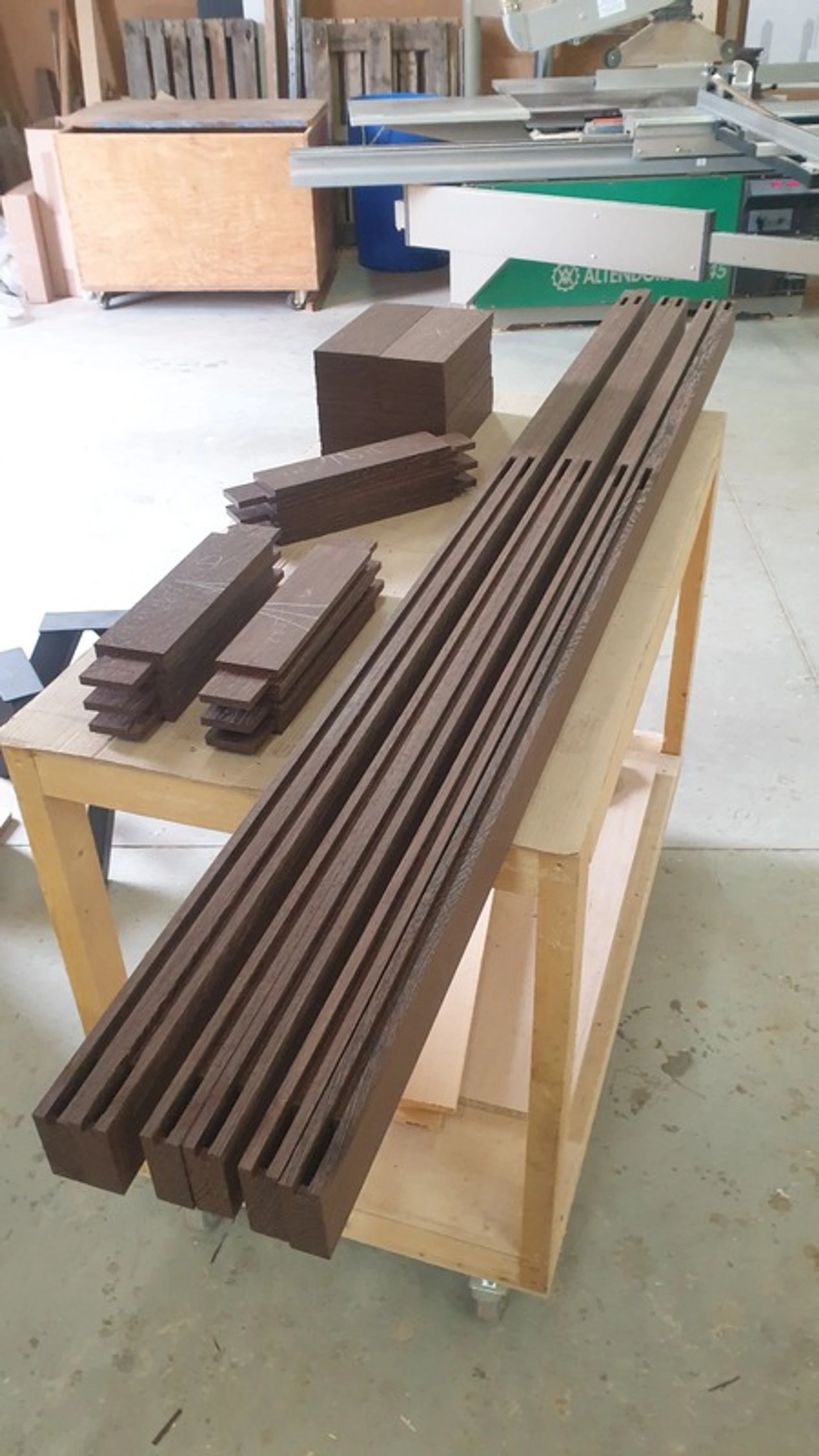 Volet persienne orientable wengé Volet persienne orientable wengé