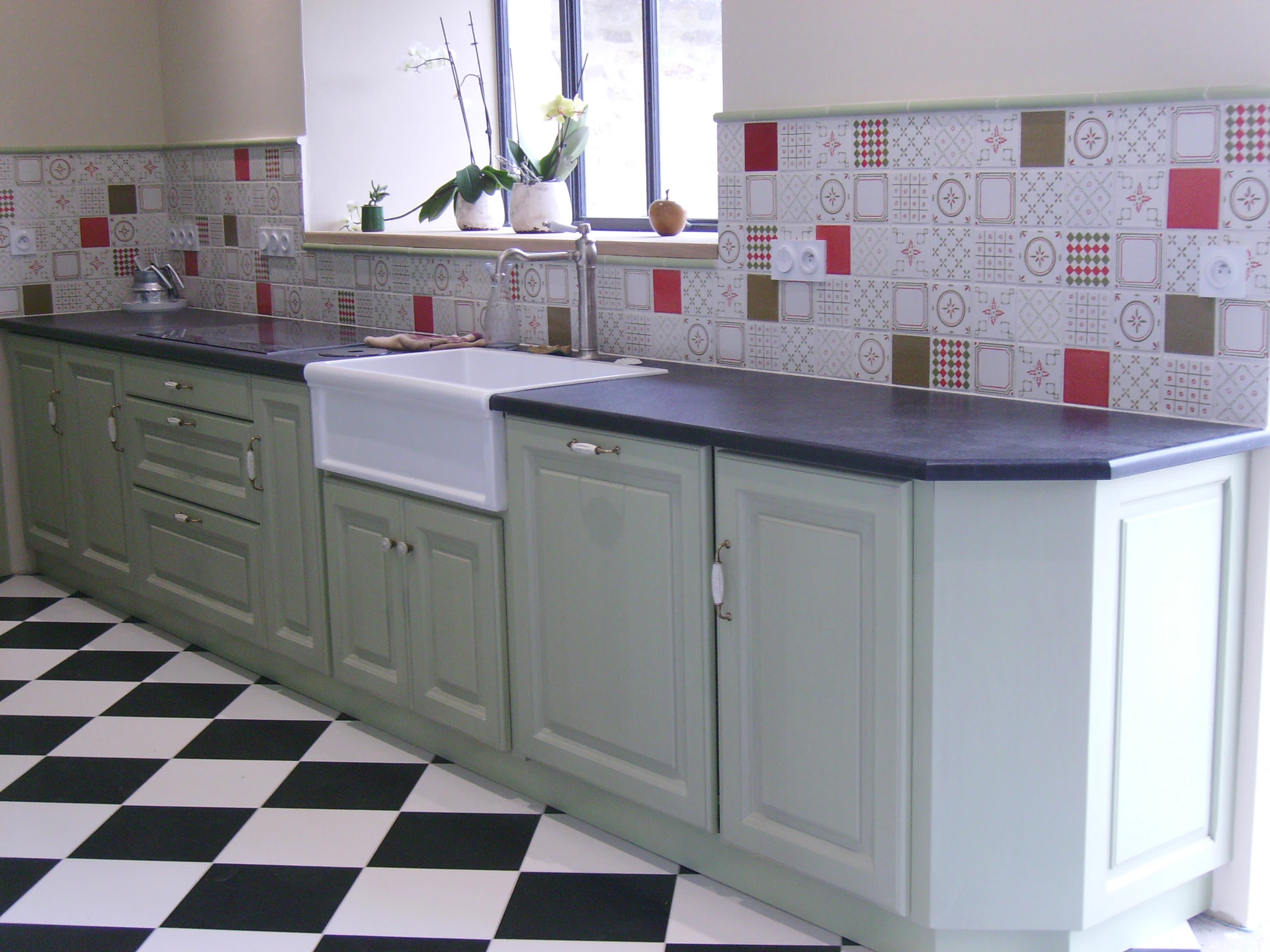 Cuisine traditionnelle laqué verte