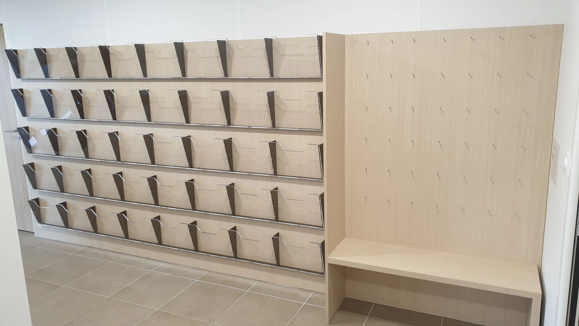 Agencement pro présentoirs XXX Agencement pro présentoirs XXX