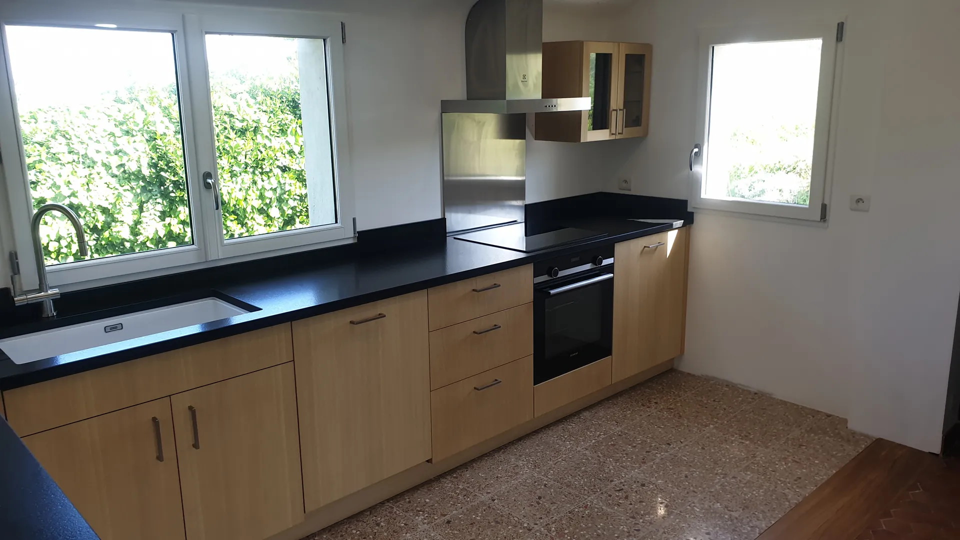 Cuisine placage chêne quartz noir XXX