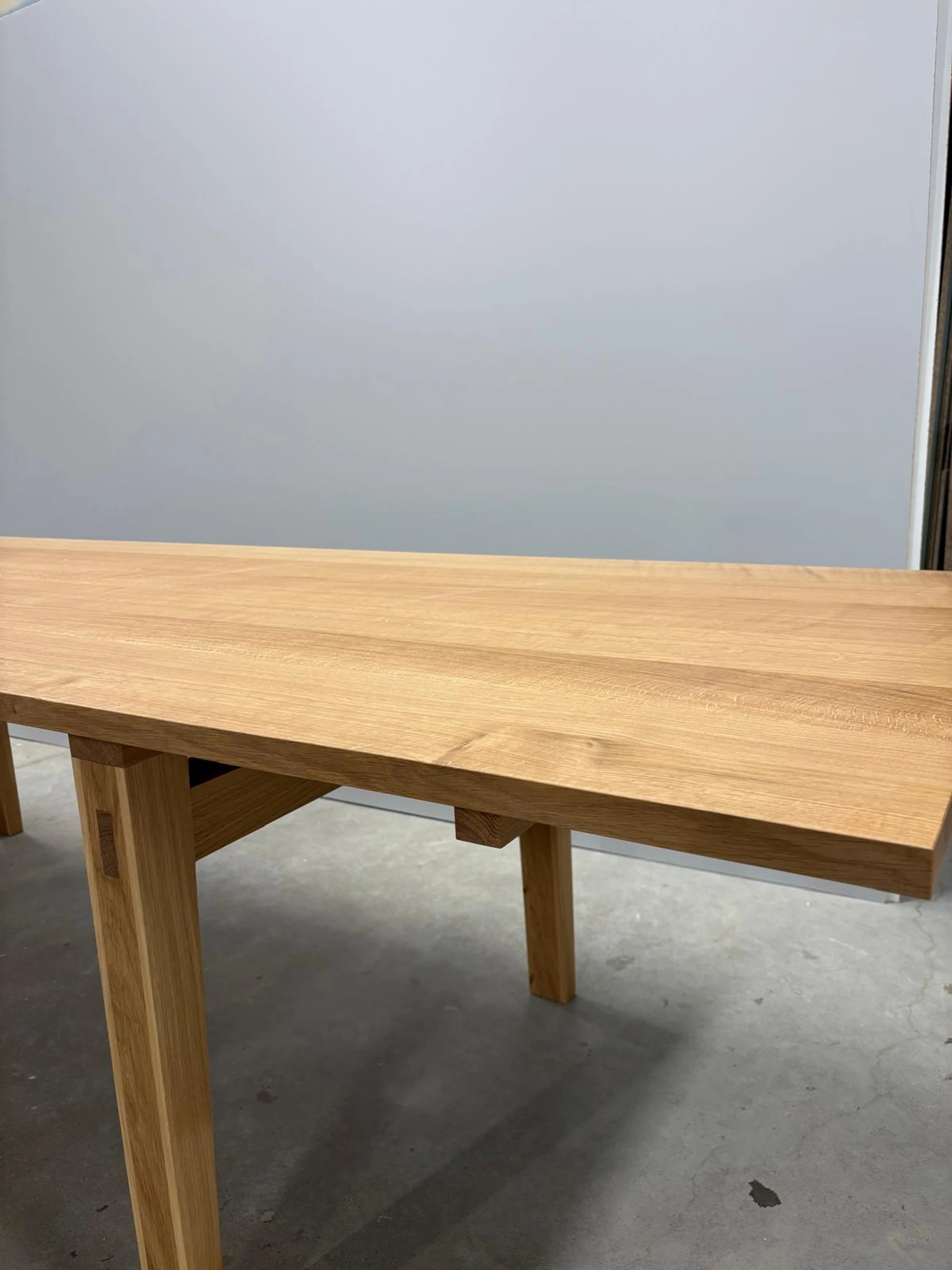 Table de salle à manger T1