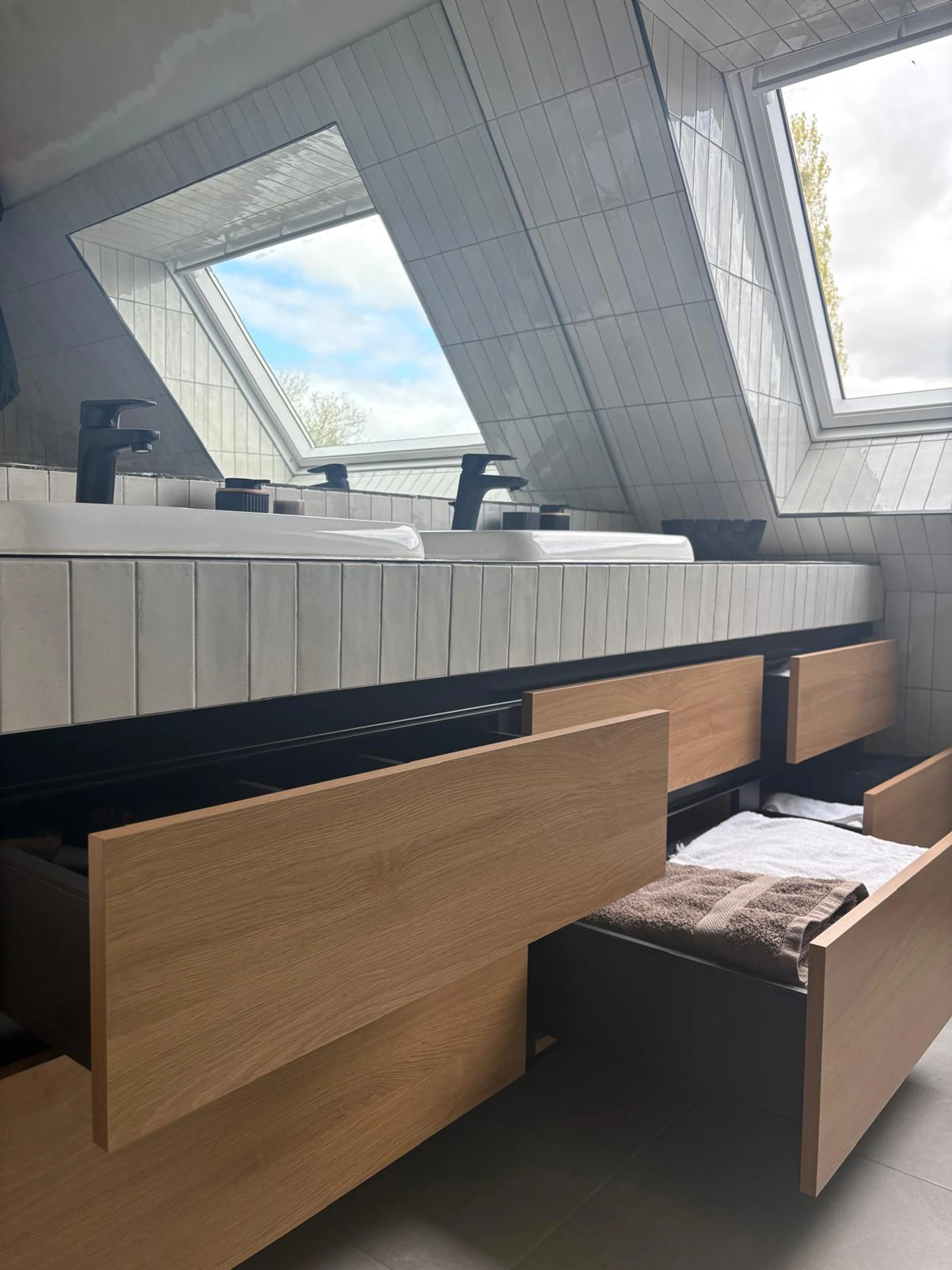 Meuble de salle de bain sur mesure 6 tiroir a crach Meuble de salle de bain sur mesure 6 tiroir a crach